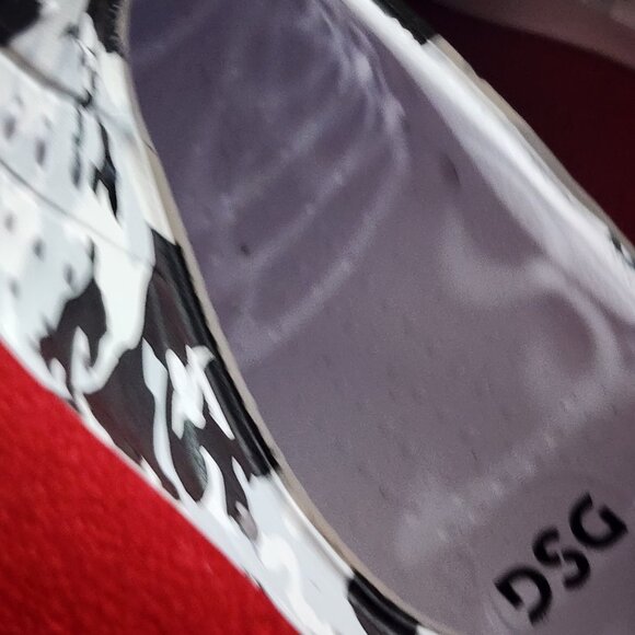 DSG Youth White Gray and Black Camo Non Marking Sole EVA Slip On Shoes Size 11K - Picture 14 of 16